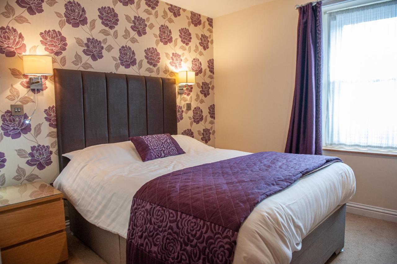The Lion Hotel Blaenavon エクステリア 写真