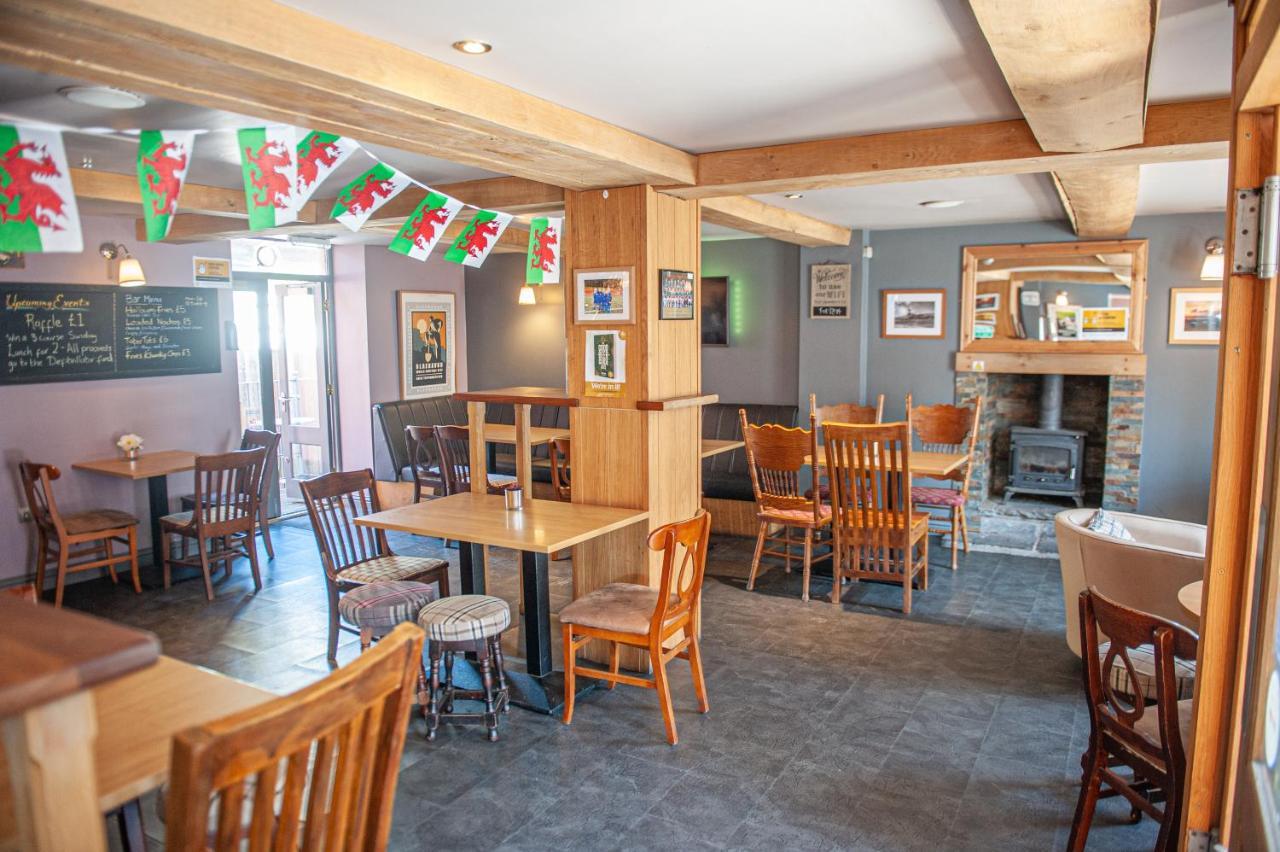 The Lion Hotel Blaenavon エクステリア 写真